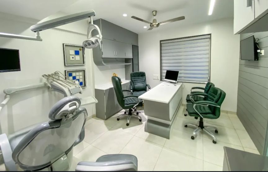 Treatment room at Shree Sadguru Dental Clinic